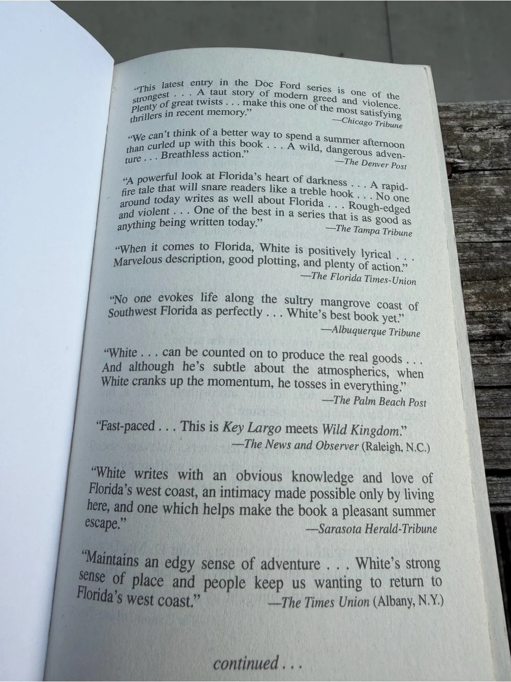 Book Ten Thousand Islands by Randy Wayne White Doc Ford Novel Soft cover